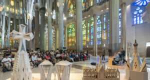 Gaudí : 100 ans après, Barcelone illumine la Sagrada Família La Sagrada Família entre dans l’année Gaudí : un siècle après sa mort, Barcelone s’apprête à vibrer