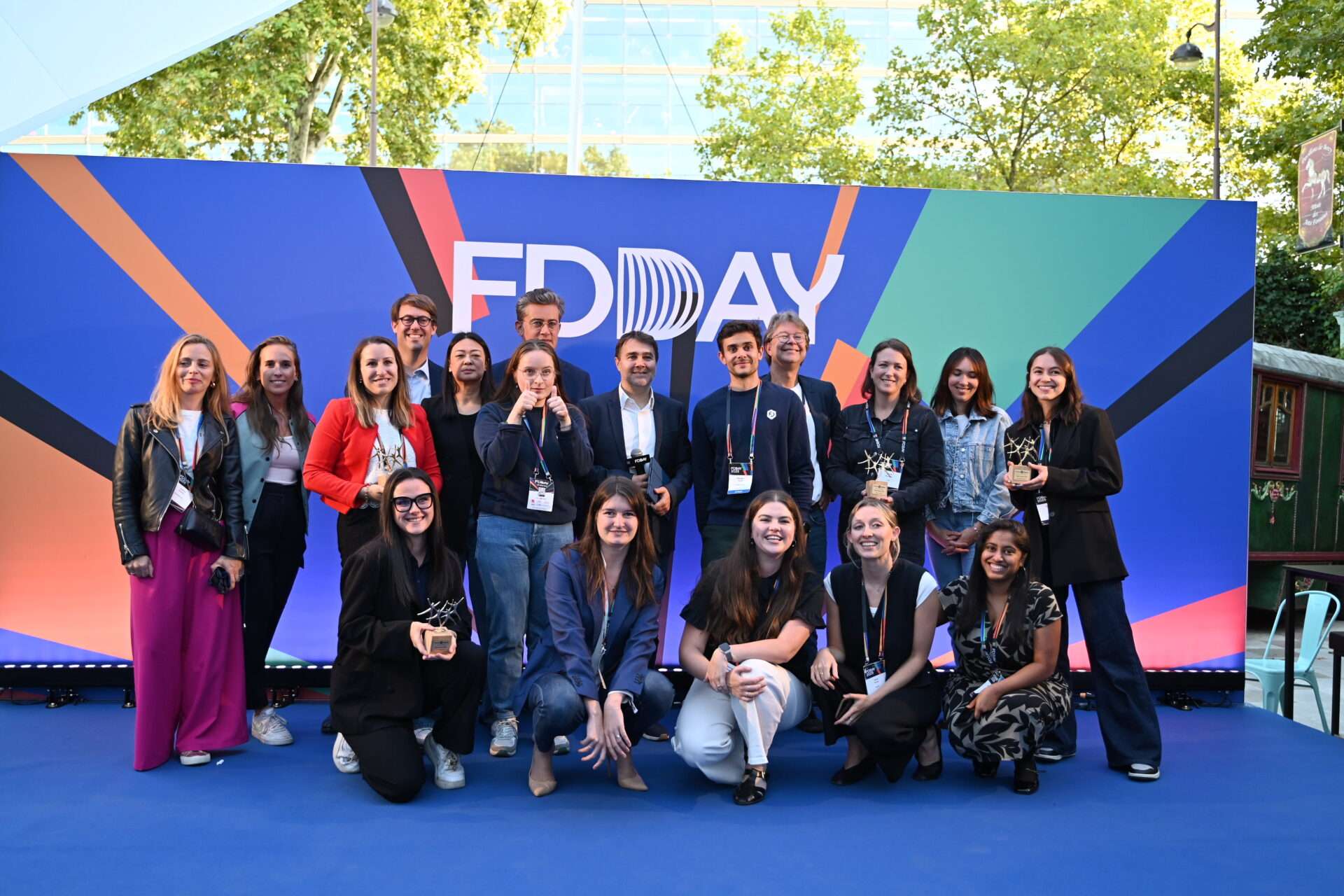 Sharp Vision, Lokki, Weglot, Phenix, Greenly, trust my tech by Thales et Satelia — les lauréats des Talent Awards 2025 — ont été célébrés sur la scène de clôture du #FDDAY, sous les guirlandes lumineuses du Musée des Arts Forains