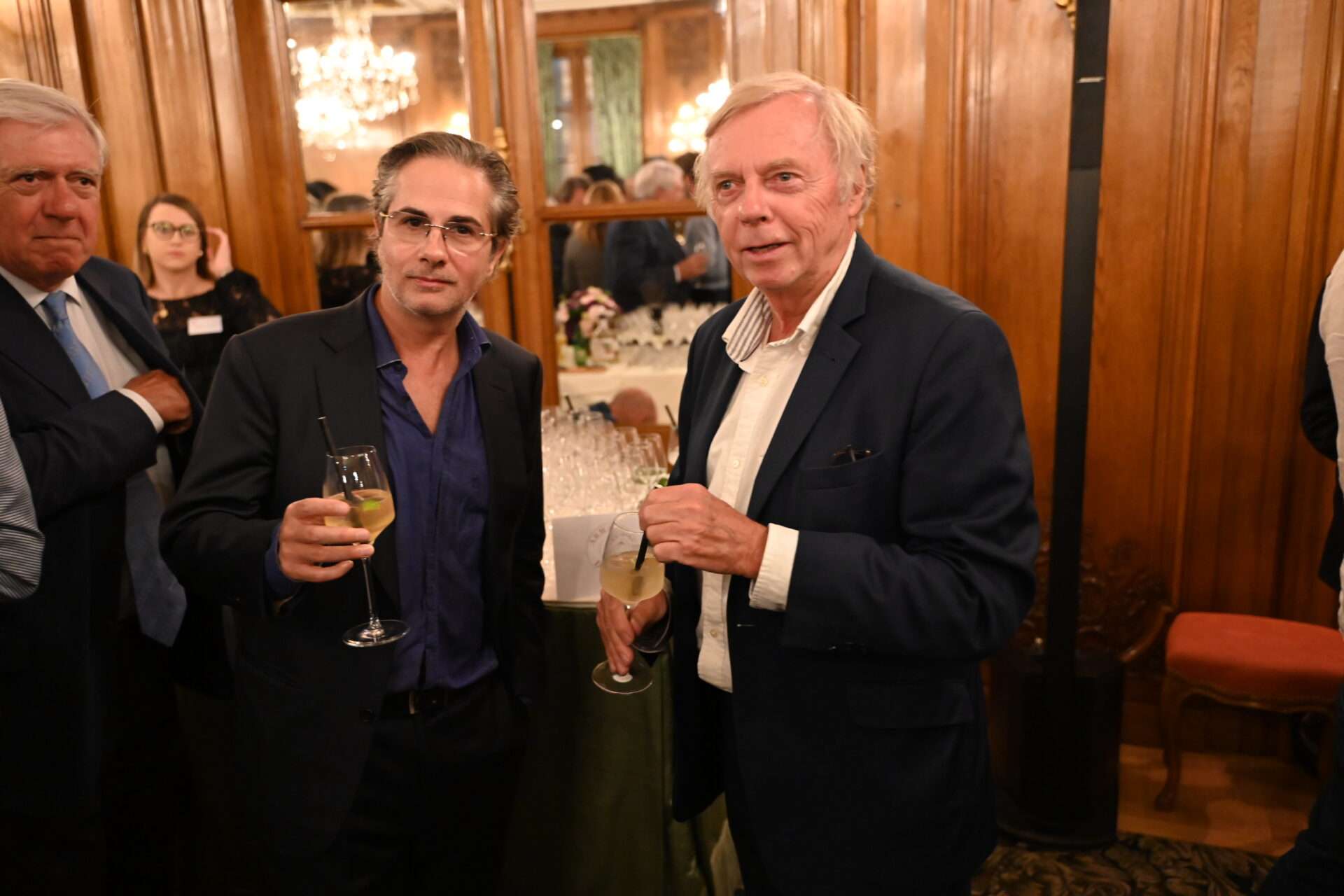 Pourquoi de plus en plus de PME et ETI rejoignent le réseau imaginé par Alain Marty-Le networking au sommet ✨