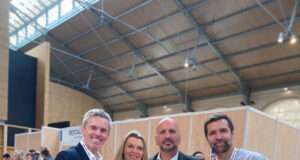 Business France s’associe à GapsMoov, qui lance une application pour aider les jeunes V.I.E à s’adapter à l’international Stéphane Alisse, Directeur du programme V.I.E Virginie Deshayes, co-fondatrice GapsMoov Benoît Trivulce, Directeur Général Délégué Business France Thibaut Issindou, co-fondateur GapsMoov
