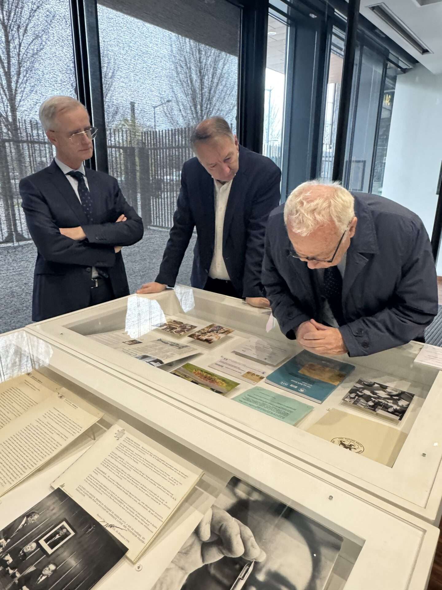 Alain Mérieux, ému, lors de la remise des archives de l’Institut et de la Fondation Mérieux aux Archives départementales et métropolitaines de Lyon