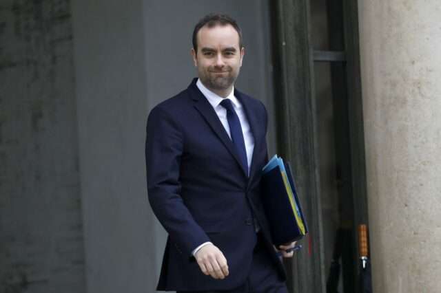 La lettre de Sébastien Lecornu place les entreprises au cœur de la gestion de l’incertitude politique (Photo by Antoine Gyori/Corbis via Getty Images)