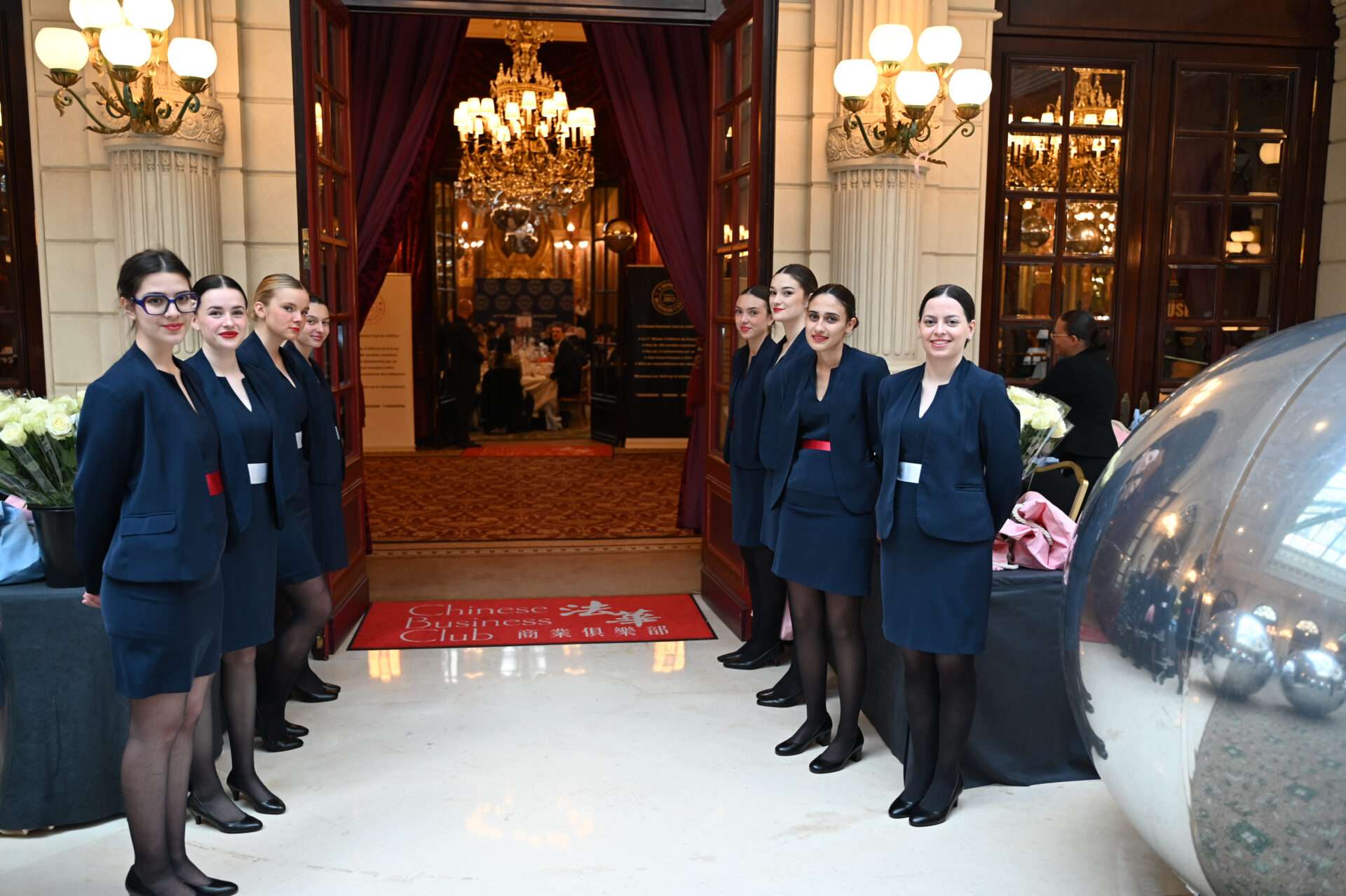 Vous êtes bien accueilli au Chinese Business Club, où élégance et professionnalisme se rencontrent.