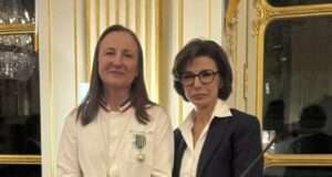 Chantal Maquaire décorée Chevalier des Arts et des Lettres, figure majeure de la joaillerie française Chantal Maquaire, l’art de la joaillerie porté au rang d’œuvre nationale
