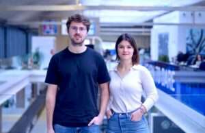 OOrion lève 1 million d’euros pour accélérer son application d’accessibilité pour les personnes malvoyantes Thomas Brisson et Stéphanie Robieux, les fondateurs de de OOrion