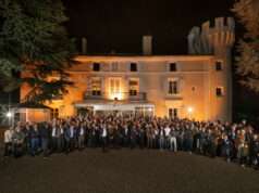 À Lyon, le Château de Montchat s’affirme comme un lieu stratégique pour les événements d’entreprise Invités, entrepreneurs et partenaires réunis devant le Château de Montchat à Lyon lors de la soirée d’inauguration marquant le lancement du projet porté par le Groupe Moly