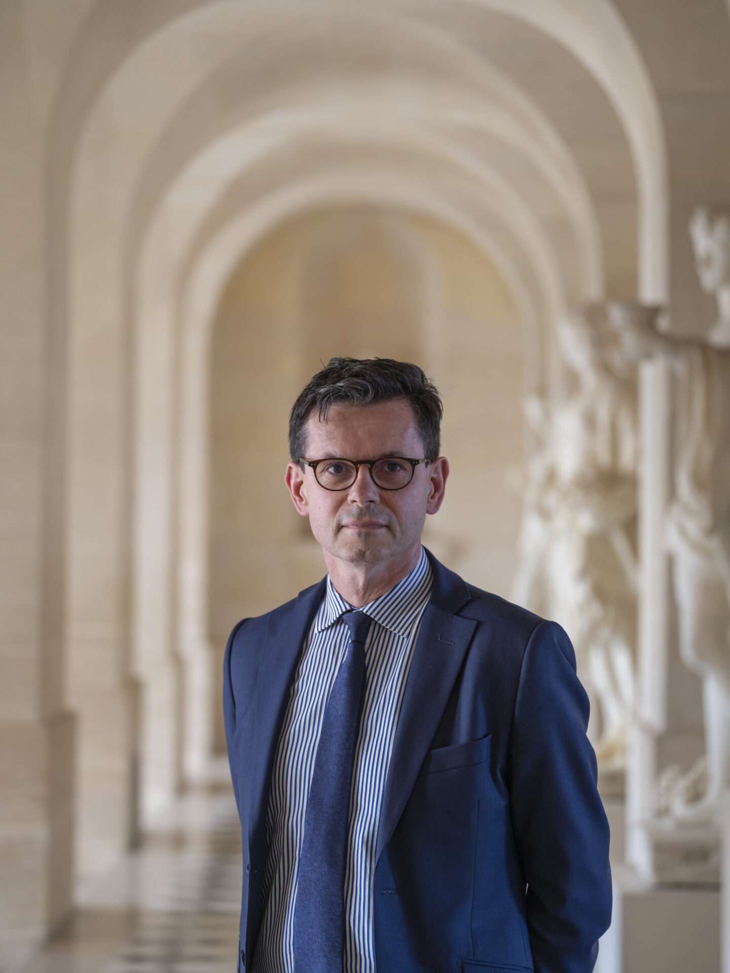 Christophe Leribault prend la direction du Louvre : gestion des flux, finances et diplomatie culturelle