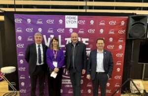 Les artisans au cœur de la Foire de Lyon 2026 : « Tous en scène ! », quand l’expérience devient concrète Daniel VALERO, Conseiller départemental et vice-président du Département du Rhône, Aurélie Prost, directrice de la Foire de Lyon, Christophe Bernollin, Président Chambre de Métiers et de l’Artisanat Lyon Rhône, Régis Poly, Vice-Président chez CCI LYON METROPOLE Saint-Etienne Roanne