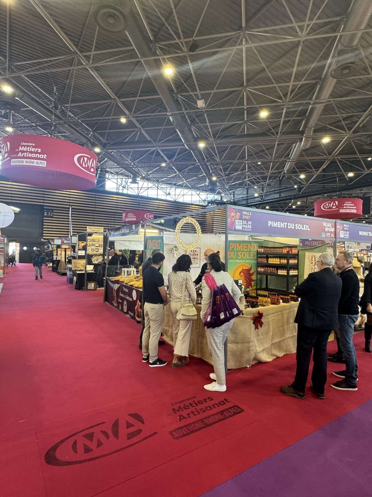 Artisans à la Foire de Lyon : 60 000 entreprises, 250 métiers, et toujours un stand à tenir
