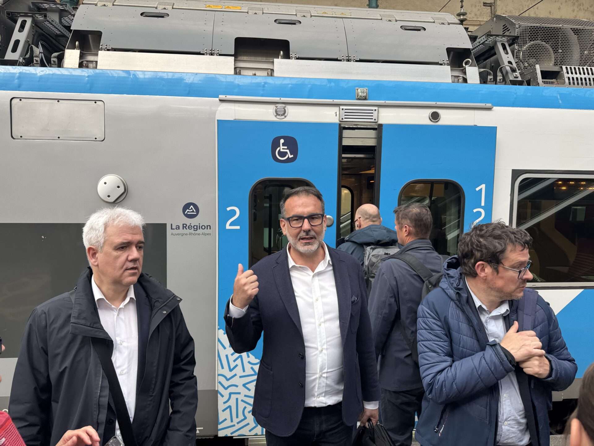 Face à 250 000 voyageurs quotidiens, la Région Auvergne-Rhône-Alpes engage un plan ferroviaire sans précédent
