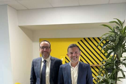 Bpifrance soutient 12 560 entreprises en Auvergne-Rhône-Alpes et révèle une économie à plusieurs vitesses Yvan Demars et Charles-Eric Baltoglu lors de la présentation du bilan d’activité 2025 de Bpifrance en Auvergne-Rhône-Alpes, à Lyon, le 20 avril 2026