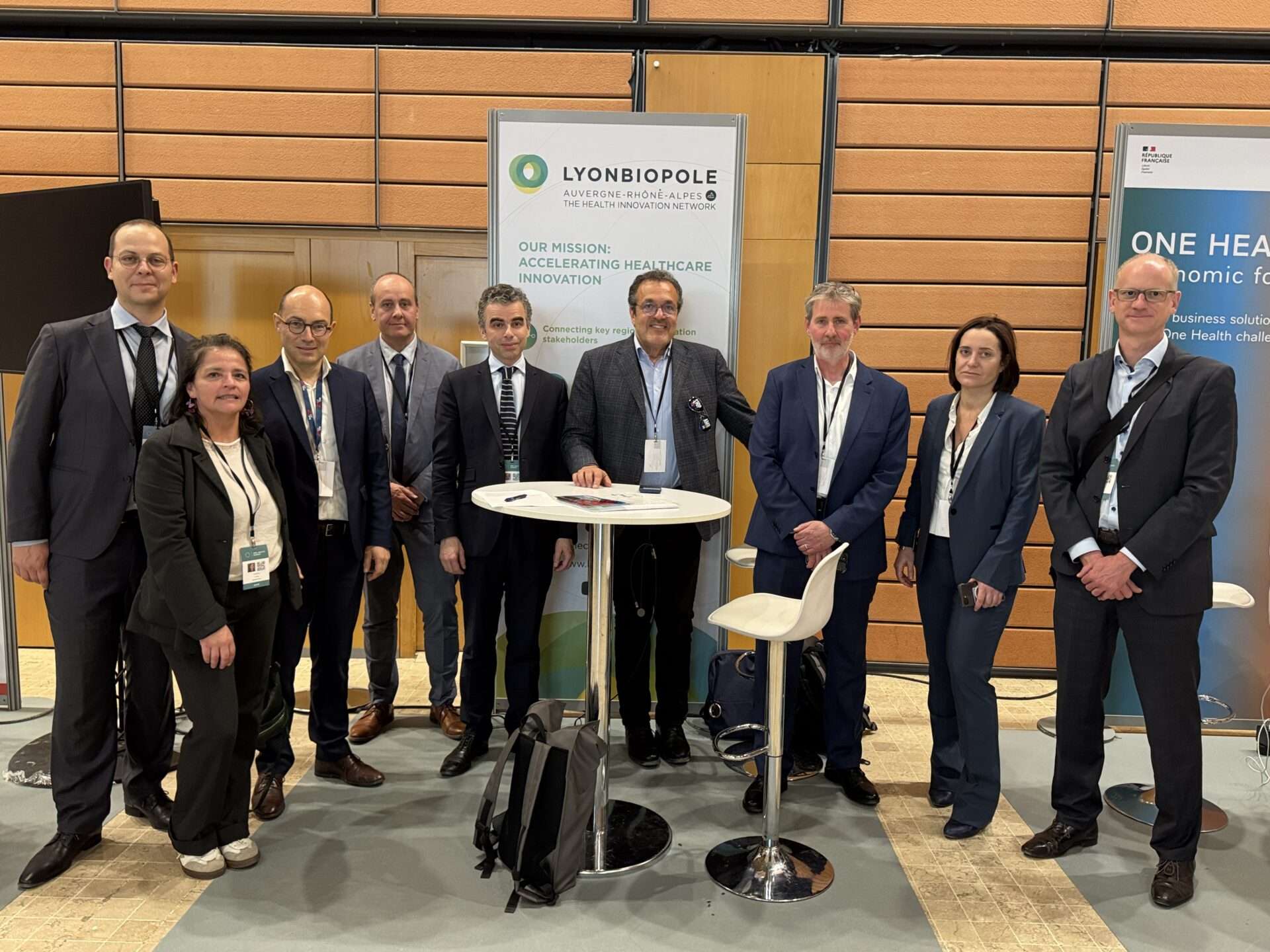 L'équipe de Business France en discussion avec Lyonbiopole au One Health Summit