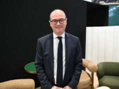 À Global Industrie, le ministre de l’Industrie Sébastien Martin répond aux inquiétudes des industriels sur les coûts et l’énergie Sébastien Martin, Ministre délégué chargé de l’Industrie à Global Industrie — ça tient, mais jusqu'où