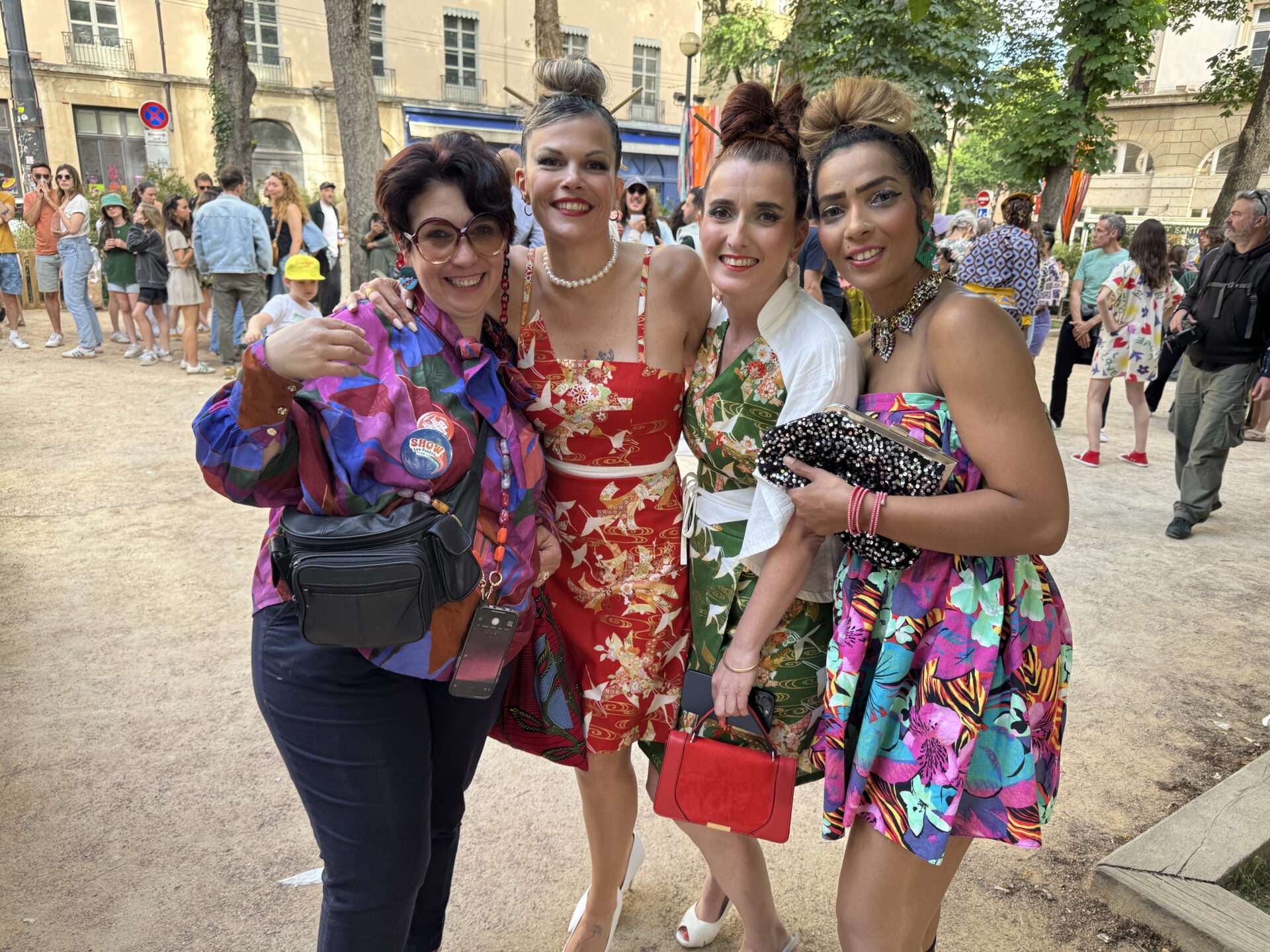 Nelly Sitbon aux côtés des commerçantes de Show les Pentes