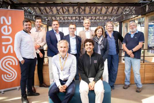 SUEZ et H7 terminent leur 1er concours Solutions Climat avec 3 innovations aux portes du marché Dans les locaux de H7 à Lyon, le 30 avril 2026, les start-up climat lauréates et leurs mentors SUEZ réunis pour la clôture du concours Solutions Climat.