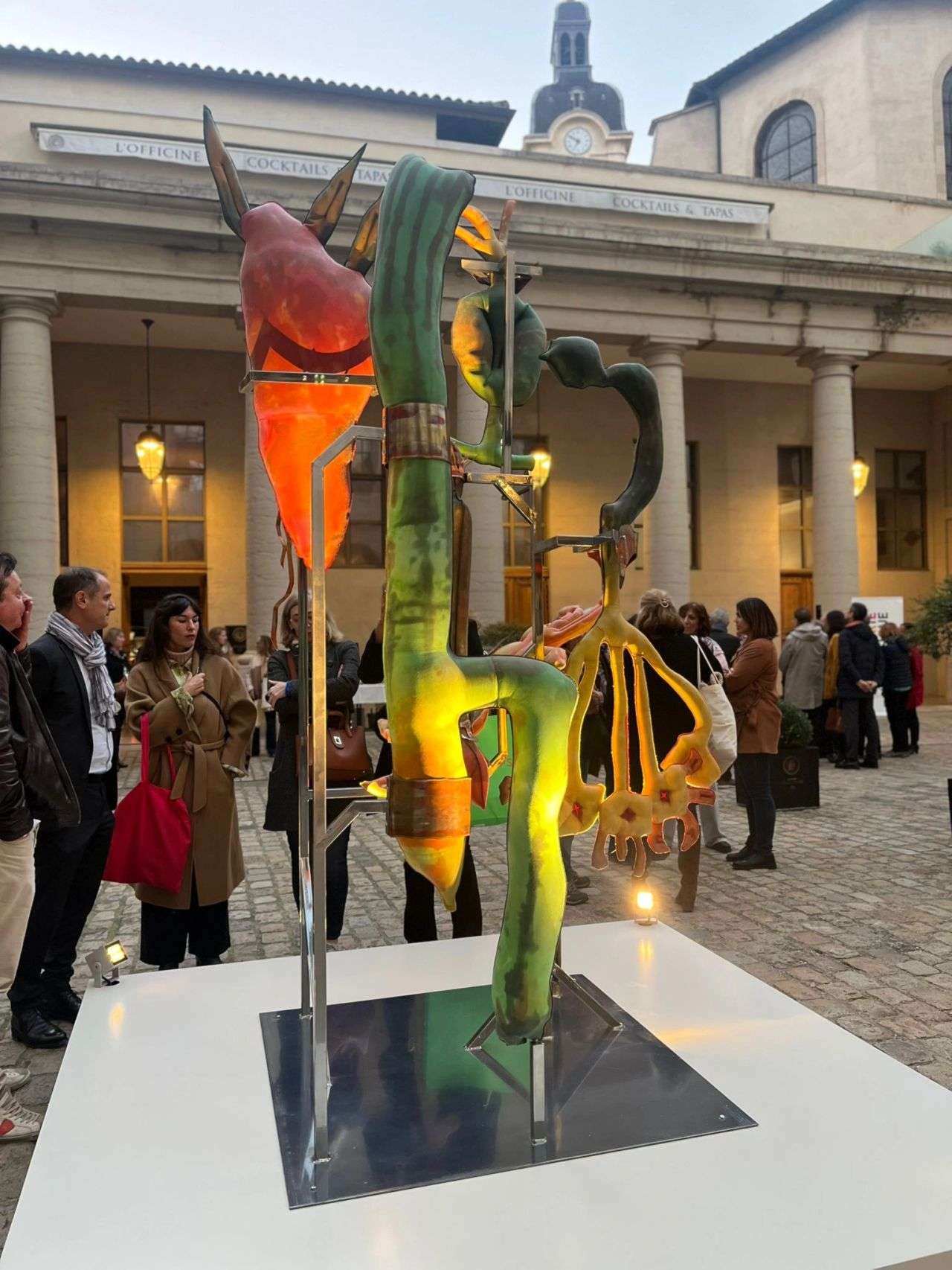 Amandine Guruceaga & Centre de recherche, Exosymbiose, 2025