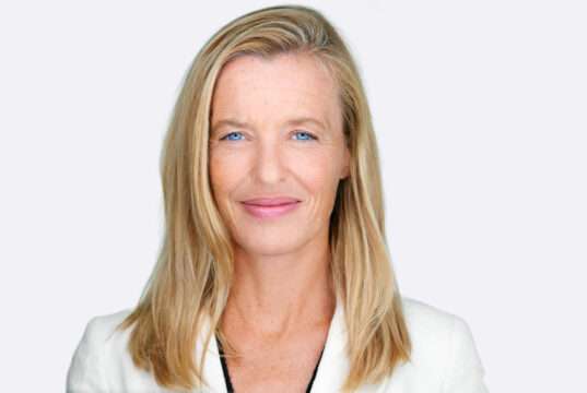 Audrey Duval au Chinese Business Club, de la médecine aux responsabilités mondiales chez Sanofi Portrait Audrey Duval, Vice-Présidente Exécutive des Affaires Corporate et Présidente de Sanofi France chez Sanofi