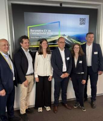EY et ONLYLYON Invest confirment la résistance de l’Auvergne-Rhône-Alpes mais alertent sur le financement des projets industriels Fabrice Reynaud, Partner EY, Sébastien Brazier, Responsable Implantation & Territoires ONLYLYON INVEST, Joséphine Vander Linder, Directrice Générale ODOO France, Bertrand Foucher, Directeur Général ONLYLYON & CO, Prisca Dalle, Responsable Prospection & Expertise sectorielle ONLYLYON INVEST, Frédéric Miribel, Délégué Général Lyon Place Financière-Attractivité Auvergne-Rhône-Alpes 2026