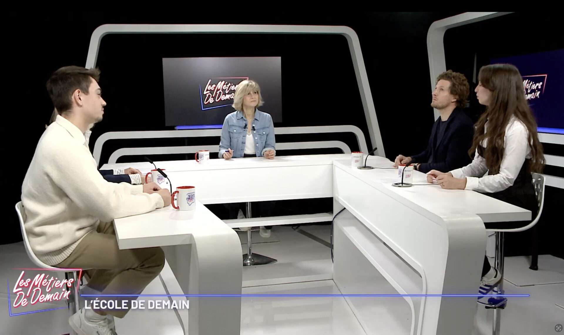 Pourquoi les meilleures écoles de communication misent désormais sur des profils hybrides plutôt que spécialisés