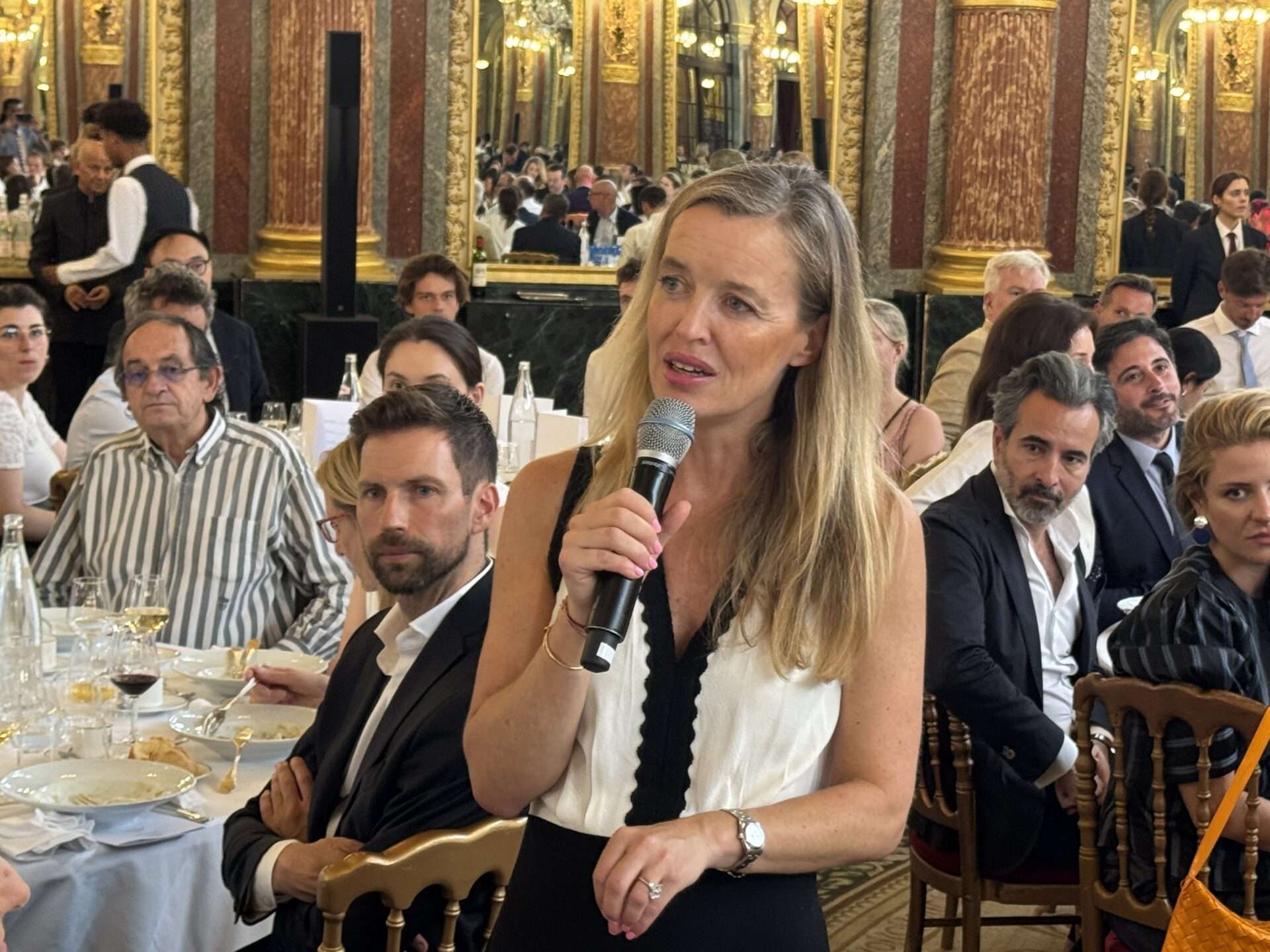 Audrey Duval, vice-présidente exécutive Corporate Affairs de Sanofi, analyse les défis de l'Europe pour renforcer son industrie pharmaceutique face aux États-Unis et à la Chine