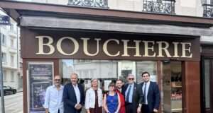 À Lyon 6, Benjamin et Alexandra reprennent B comme Boucherie sans en changer l’identité Gérald AVAKIAN, Christophe BERNOLLIN, Marie-Hélène MATHIEU, Alexandra avec Benjamin-Hugues Pierrain-Galliot, Didier LATAPIE, Samuel SOULIER