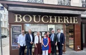 À Lyon 6, Benjamin et Alexandra reprennent B comme Boucherie sans en changer l’identité Gérald AVAKIAN, Christophe BERNOLLIN, Marie-Hélène MATHIEU, Alexandra avec Benjamin-Hugues Pierrain-Galliot, Didier LATAPIE, Samuel SOULIER