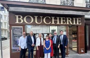 À Lyon 6, Benjamin et Alexandra reprennent B comme Boucherie sans en changer l’identité Gérald AVAKIAN, Christophe BERNOLLIN, Marie-Hélène MATHIEU, Alexandra avec Benjamin-Hugues Pierrain-Galliot, Didier LATAPIE, Samuel SOULIER
