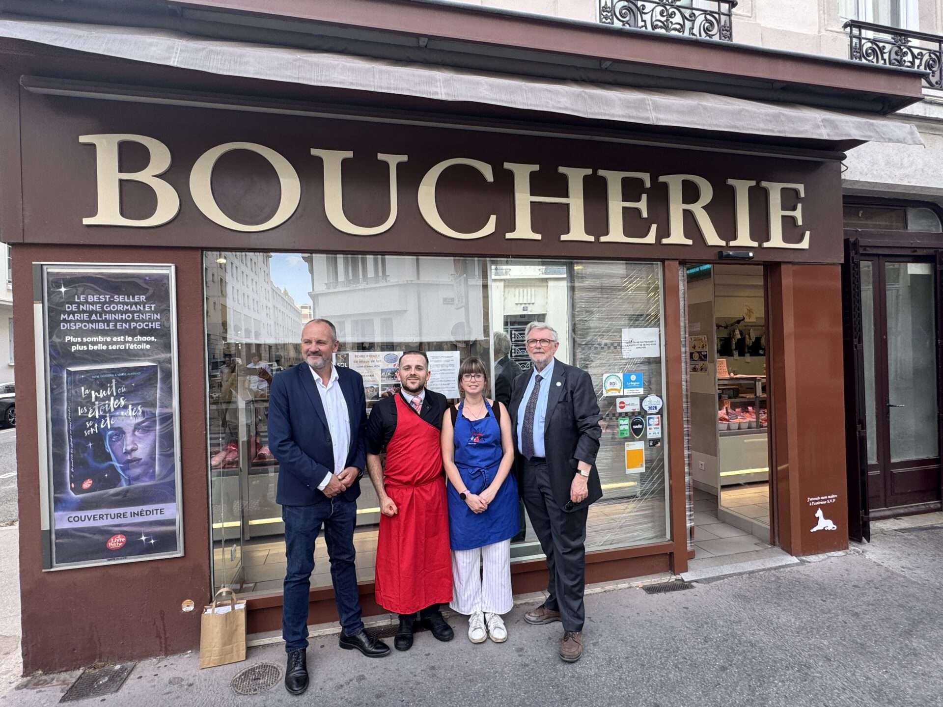 Christophe BERNOLLIN, Président de la Chambre de Métiers et de l’Artisanat Lyon-Rhône, Benjamin-Hugues Pierrain-Galliot et sa compagne Alexandra, Didier LATAPIE, vice-président de la CMA Lyon-Rhône - B comme Boucherie – 66 rue Duguesclin Lyon 6