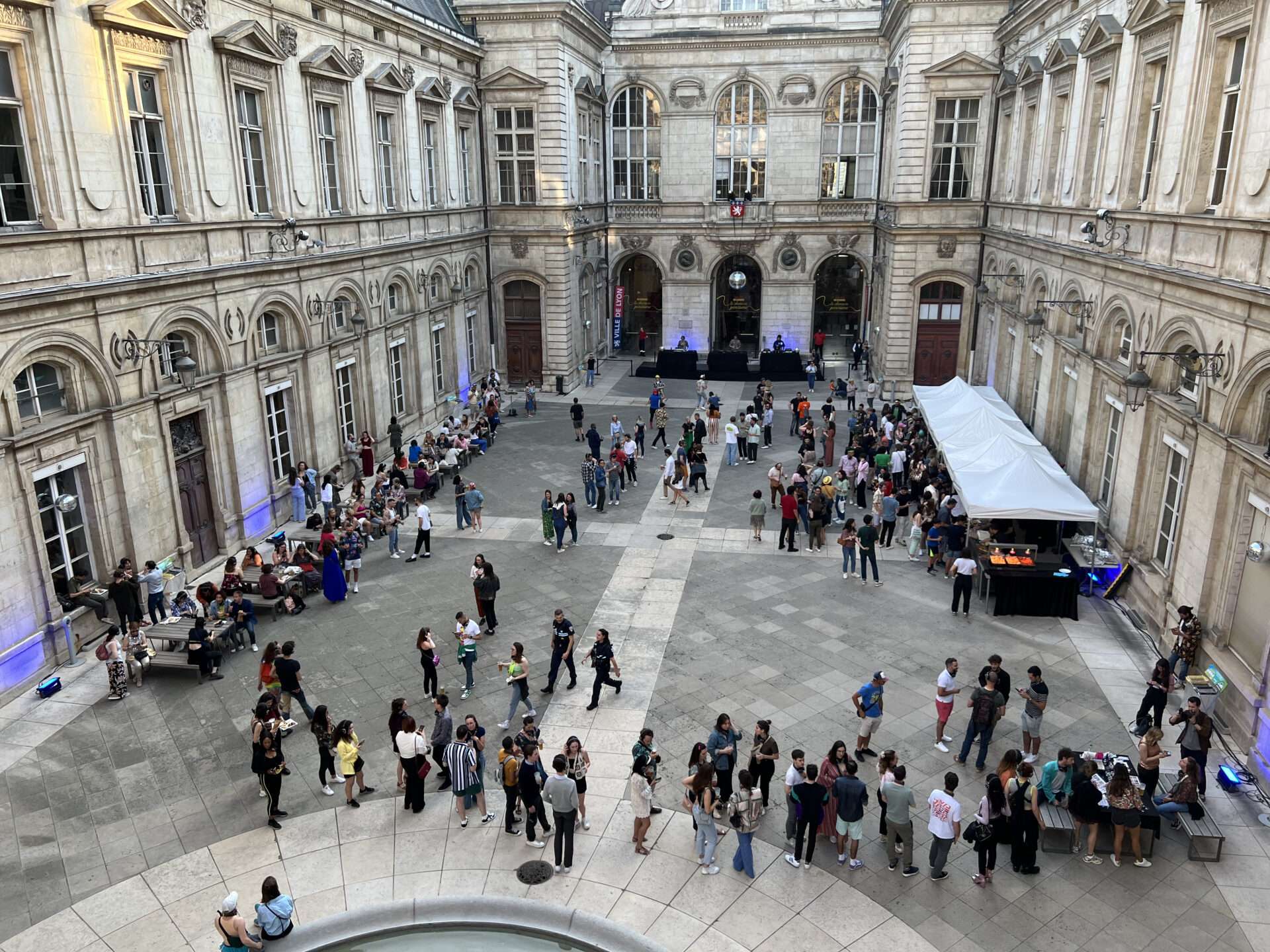 Concert silencieux - l’Hôtel de ville de Lyon