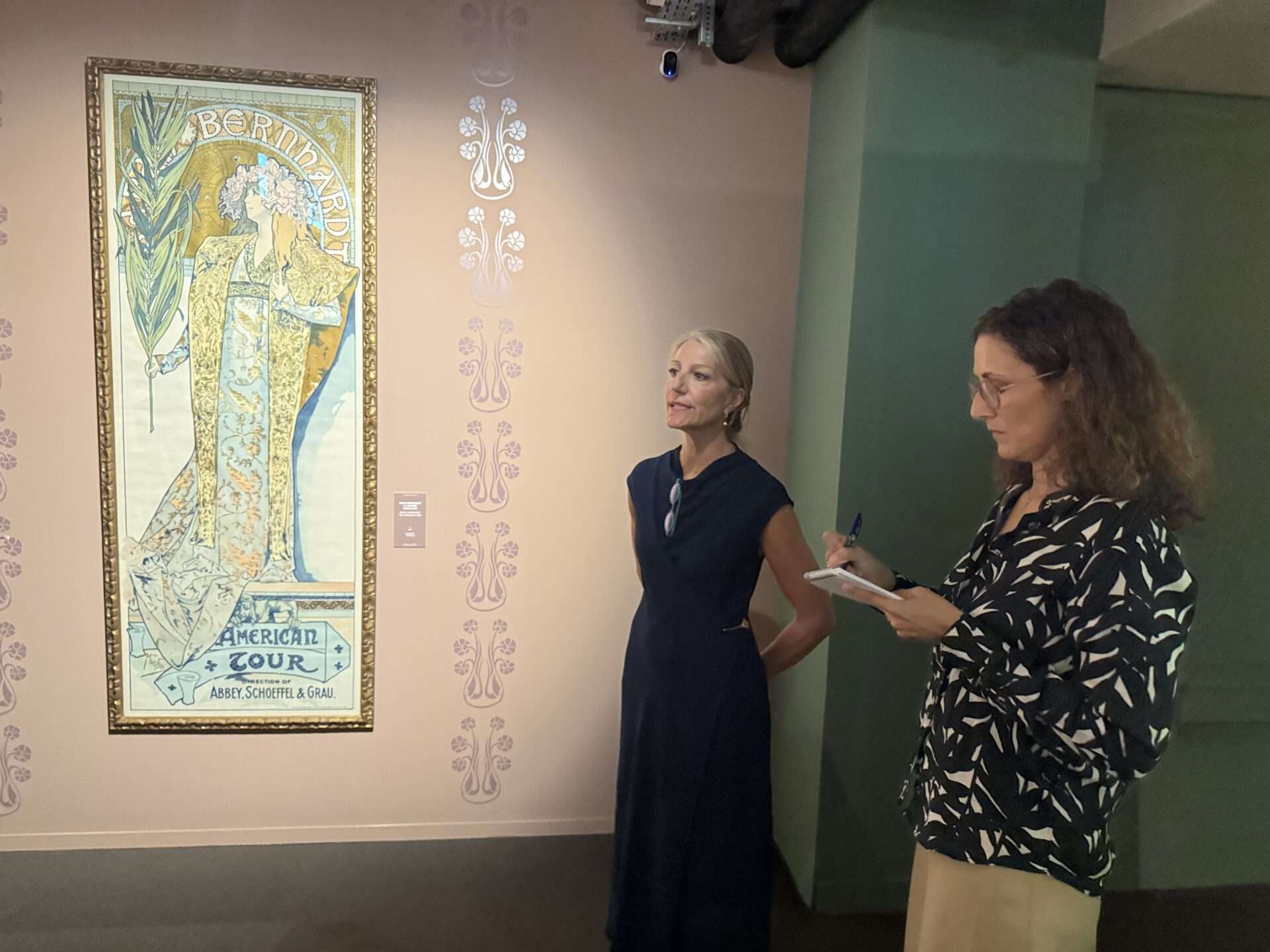 Giulia Silvia Ghia, historienne de l’art et commissaire de l’exposition, a présenté aux journalistes réunis à Lyon les grandes lignes du parcours consacré à Alphonse Mucha.