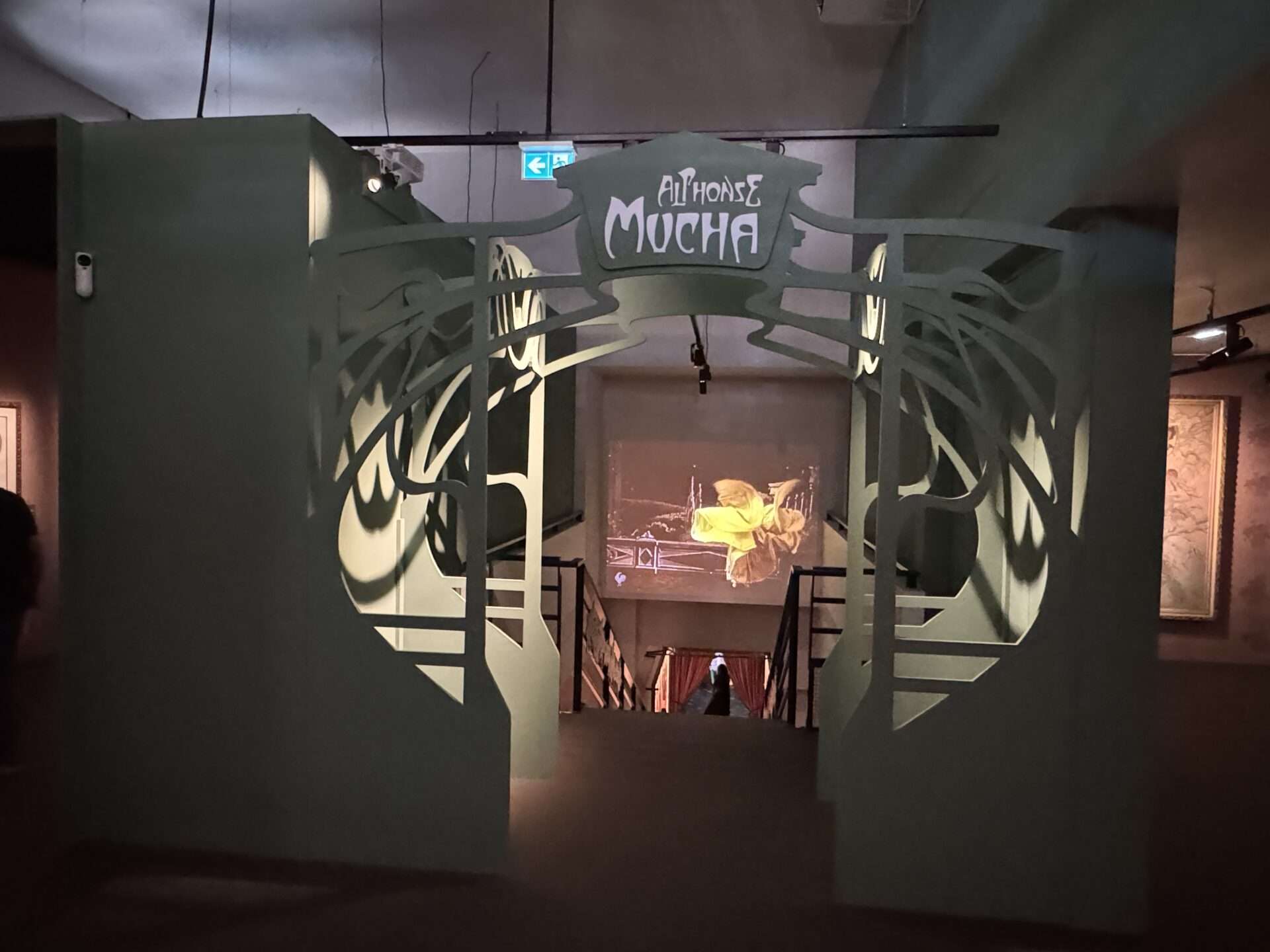 Mucha attire déjà 20 000 visiteurs à Lyon avant même l'ouverture