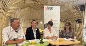 5 fruits et légumes bio pour le prix d’un café, vraiment ? La filière répond conf de presse au Café Saba sur le marché bio français-Christophe Barnouin, directeur général d’Ecotone et tous deux coprésidents de la Maison de la Bio,Christelle Le Hir, directrice générale de Vie Claire, Valérie Lemant-Pérez, directrice générale de SPAS Organisation, organisatrice de Natexpo, Sophia Popoff, adjointe à la Mairie de Lyon chargée de l’aménagement de l’espace public -