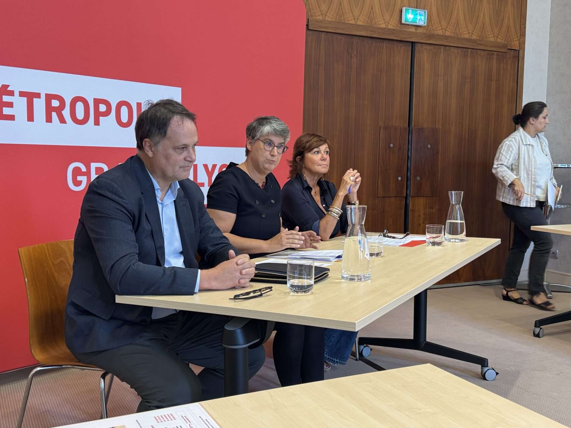 La Métropole de Lyon revoit son dispositif de signalement des violences sexistes et sexuelles. Me Gilles Sabart, Élodie Roux de Bézieux, Sylvie Blès-Gagnaire en conf de presse le jeudi 24 septembre