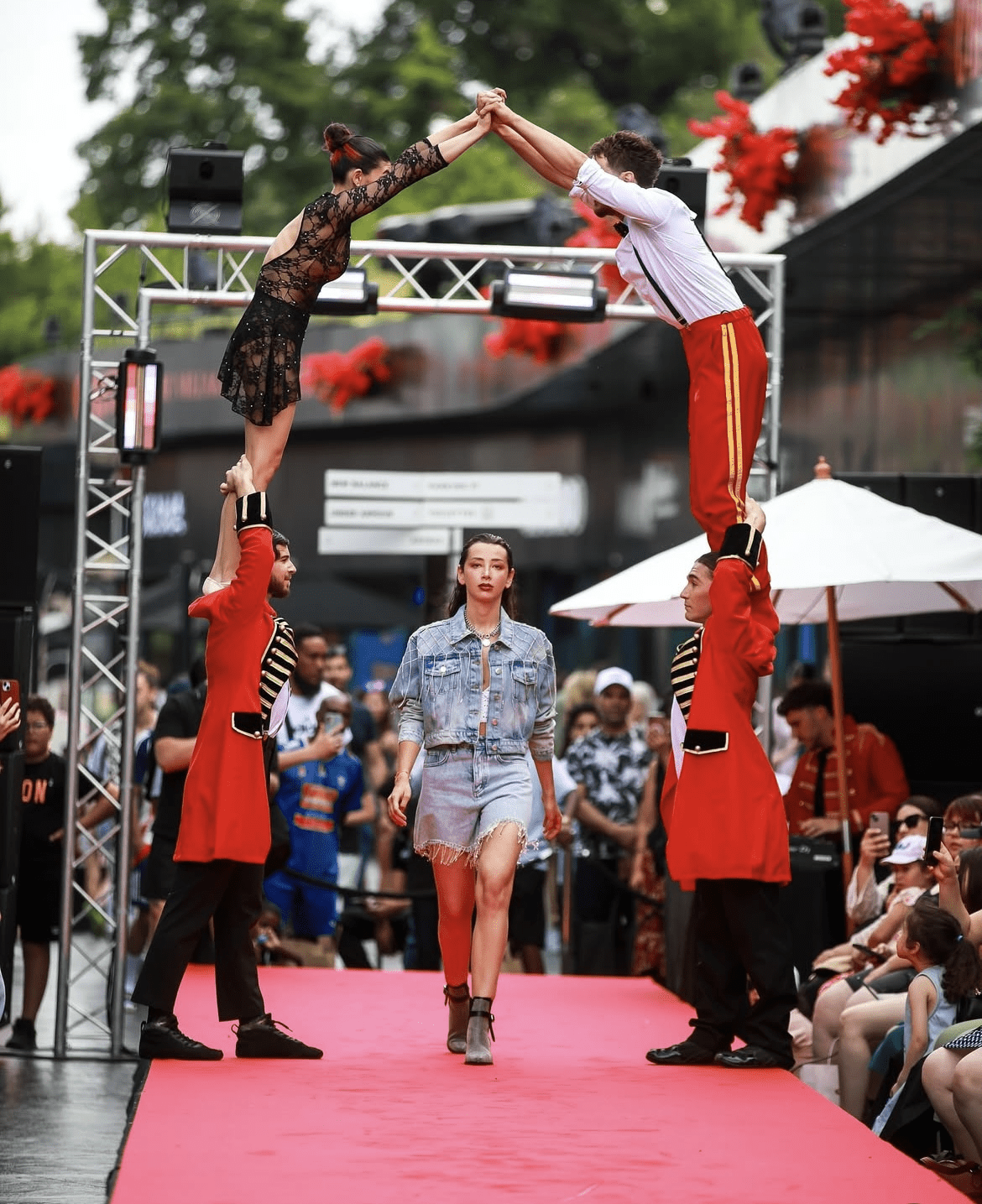 Défilé mode acrobates Dionysos Events événement