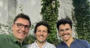 Revalue lève 2,2 millions d’euros pour la maintenance industrielle Charles Souillard, CEO, accompagné de Théophile Marchand-Arvier, CTO, et de Edouard Blondeau, CPO, de chez Revalue