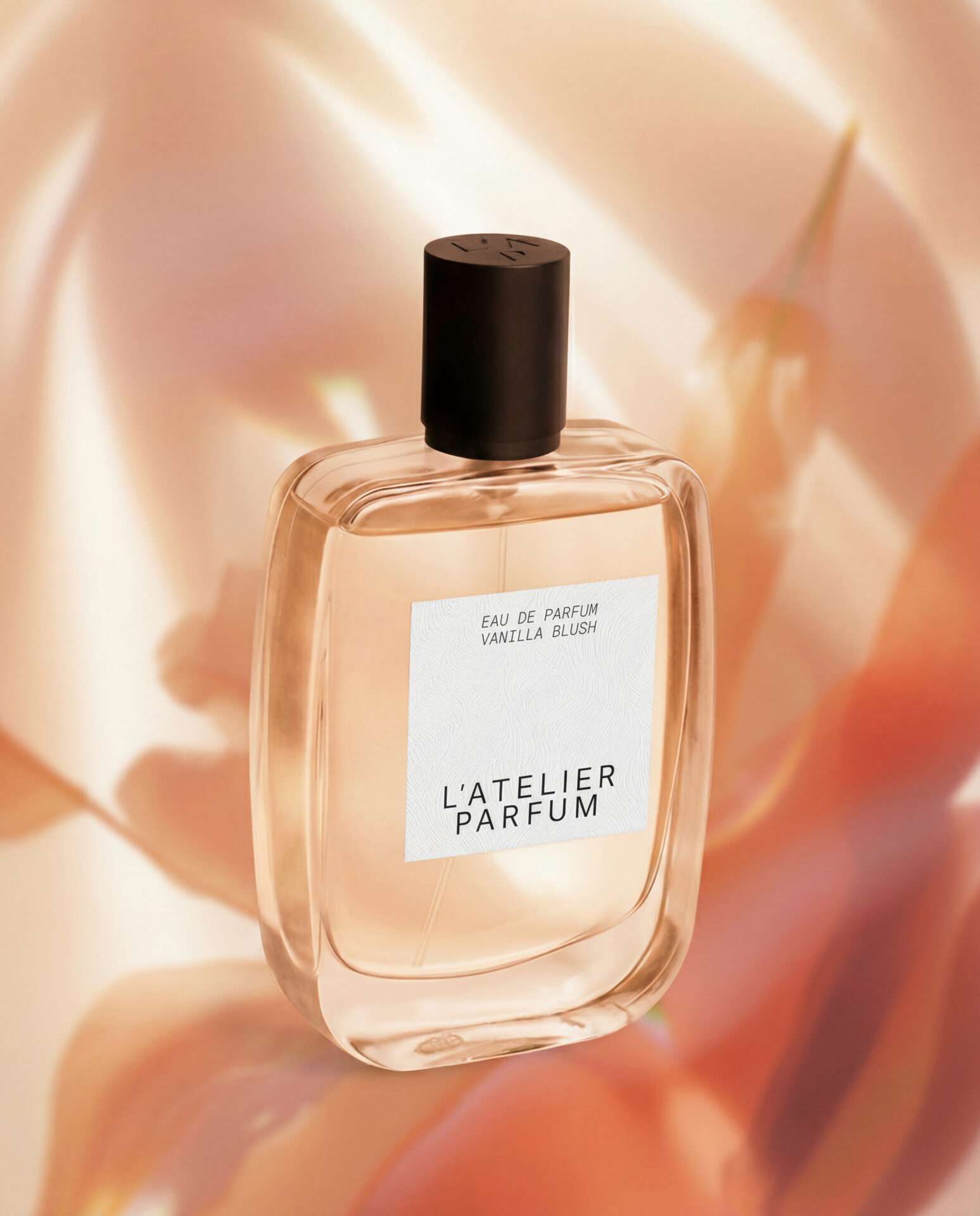 Vanilla Blush, l’eau de parfum de L’Atelier Parfum qui réinvente la vanille entre douceur et sensualité