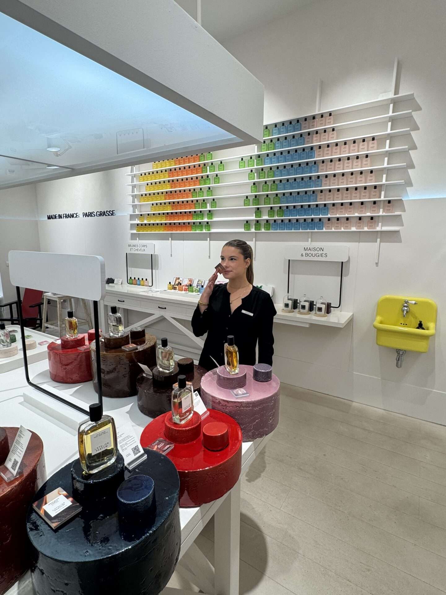 À L’Atelier Parfum à Lyon, Anne Jeanjean révèle toute la richesse des fragrances