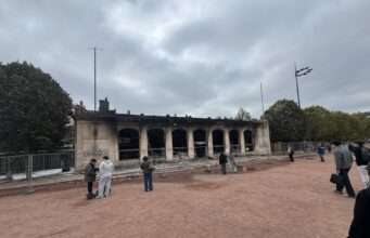 Pillages à Lyon, 10 millions d’euros pour les entreprises sinistrées Office de tourisme de Lyon incendié, le choc place Bellecour