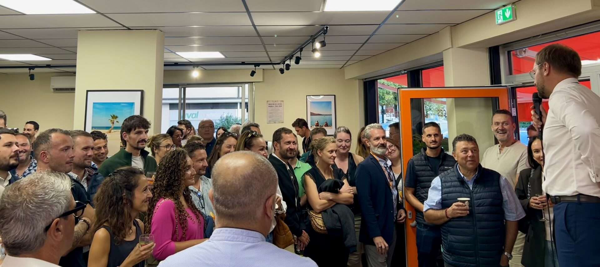 De nombreux partenaires, commerçants et chefs d'entreprises locaux étaient présents à la soirée d'ouverture, le 10 septembre 2026